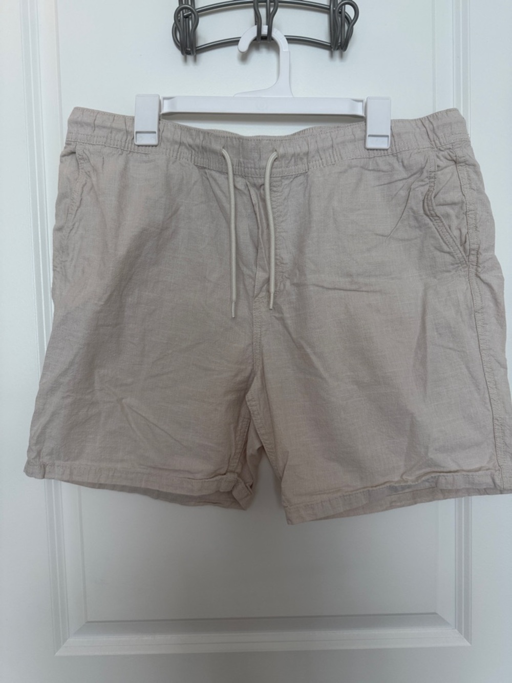 H&M Men's Drawstring Athletic Shorts in Light Beige